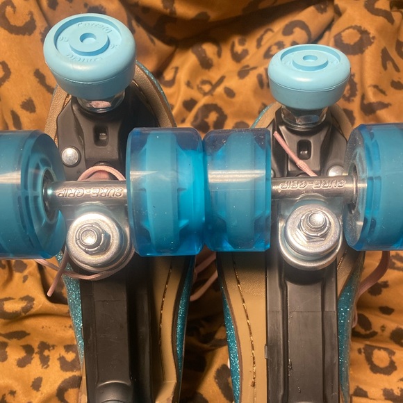 Sure Grip Stardust Skates - Picture 2 of 4